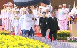ในหลวง-พระราชินี เสด็จฯเปิด อาคารทศมบพิตร ทอดพระเนตร “นาวีเวชบริรักษ์“